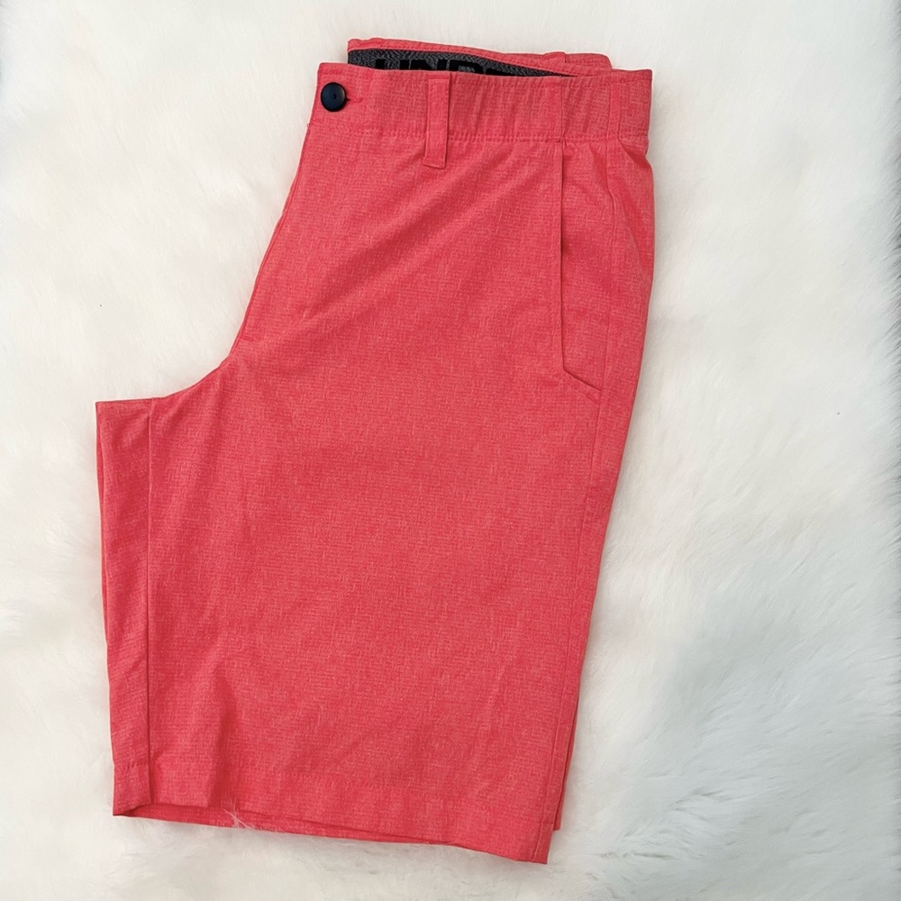 Mens Under Armour Golf Shorts salmon pink Size 34